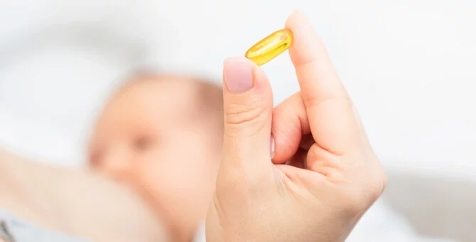 Mama karmiąca piersią dziecko zażywająca leki