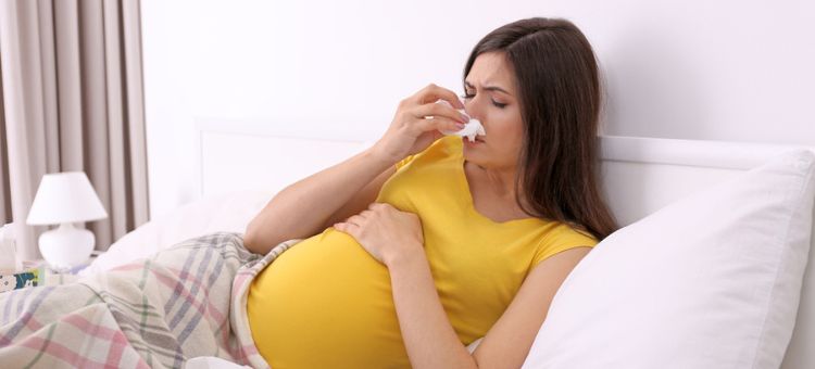 kobieta w ciąży chora na grypę