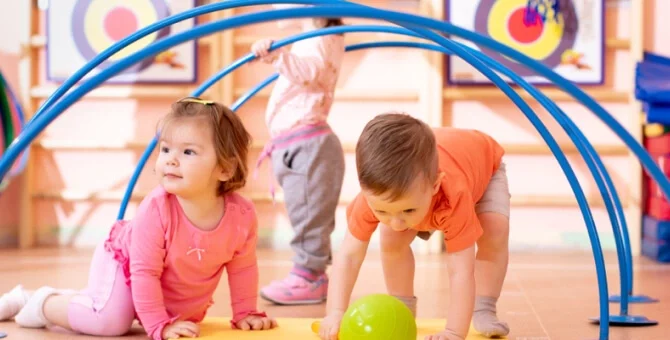 Zajęcia dodatkowe dla dzieci na siłowni przeznaczonej dla dzieci