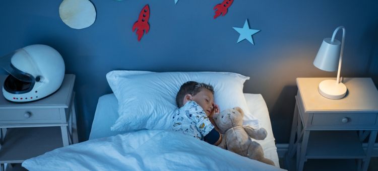 Normy dotyczące snu dla niemowląt i dzieci do 5. roku życia