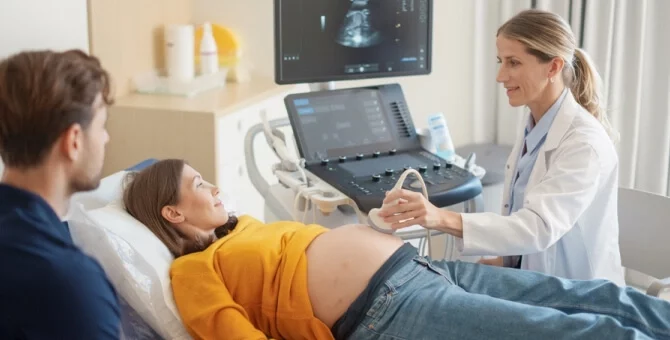 Para spodziewająca się porodu dużego dziecka