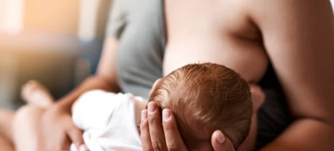 Mama karmiąca piersią, która chce wspomóc laktację